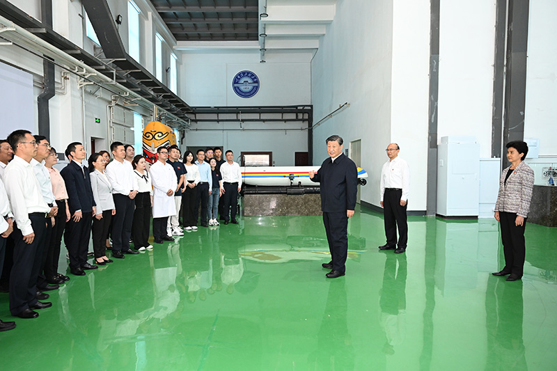 9��6����8���������й���������ǡ�������ϯ�������ί��ϯϰ��ƽ�ں�������������������7������������ϰ��ƽ�ڹ��������̴�ѧ����ʱ������ͬʦ���������Ƚ���������